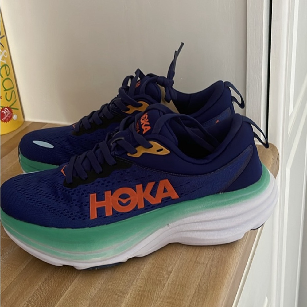 Hoka Bondi 8 Ladies size 6B, new with box, never worn